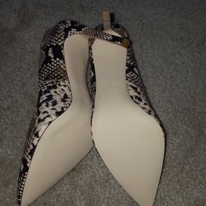 Nine West Shoes - NWOT Print heels Nine West Shoes - NWOT Print heels
